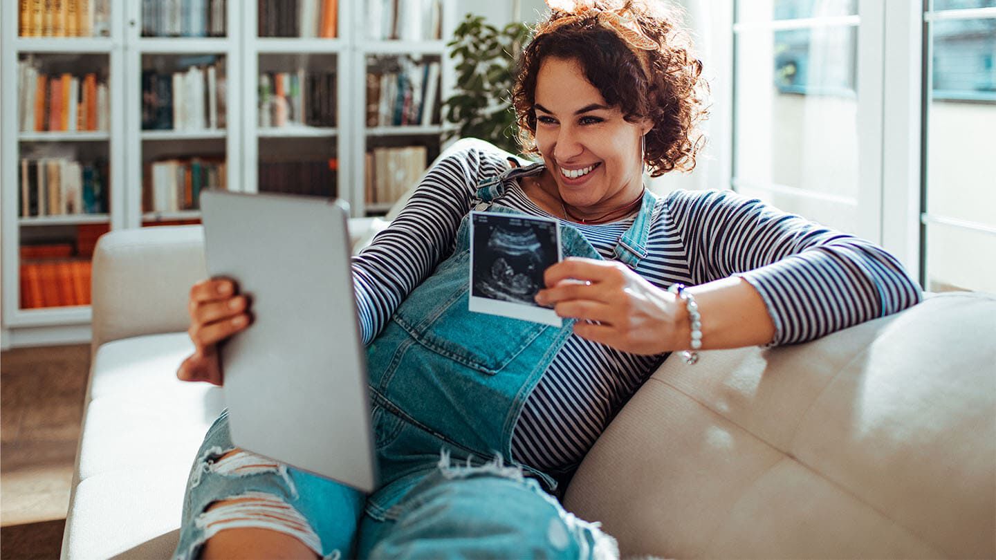 https://www.chicco.be/dw/image/v2/BJJJ_PRD/on/demandware.static/-/Sites-Chicco-Belgium-Library/fr_BE/dwccaf8dd6/site/13-Conseils/Articles/Grossesse/poids-et-longueur-du-foetus-tableaux.jpg